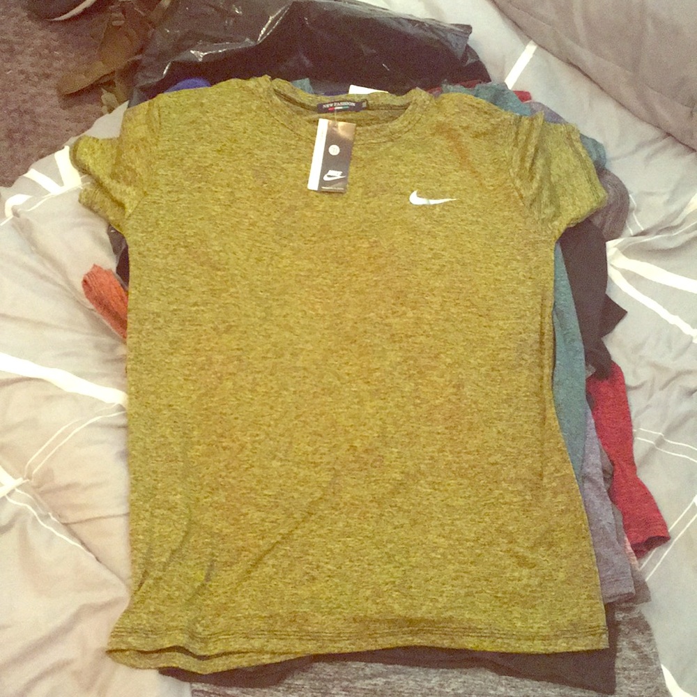 Huge Lot Of Nike Shirts Random Colors 6 pieces
